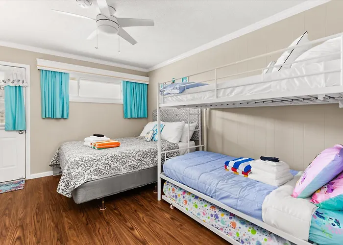 Top-floor Bayside - Canal Access & Views *